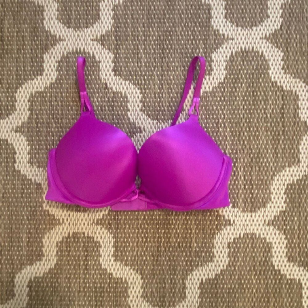 Victoria’s Secret Miraculous plunge bra, size 34B